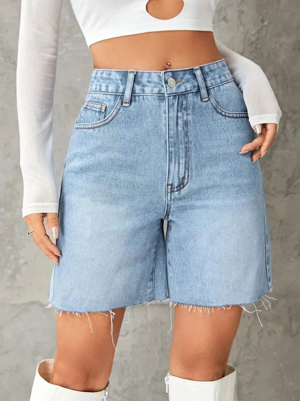 Frayed Hem Denim Shorts - VILLA FASHION