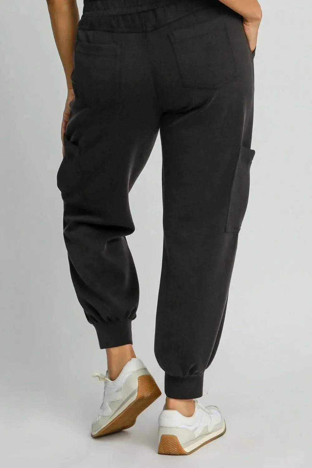 195bf9fb-678a-45fe-8f6c-1534f2fce95e-Max