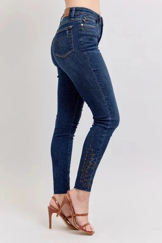 7a1579a5-4454-4435-9d33-a5d7a59b202f-Max