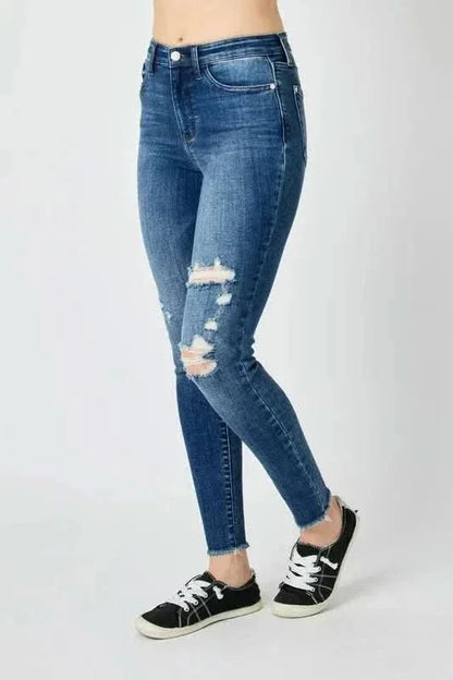 ad20670a-2f47-467b-80d6-cc03535807e3-Max