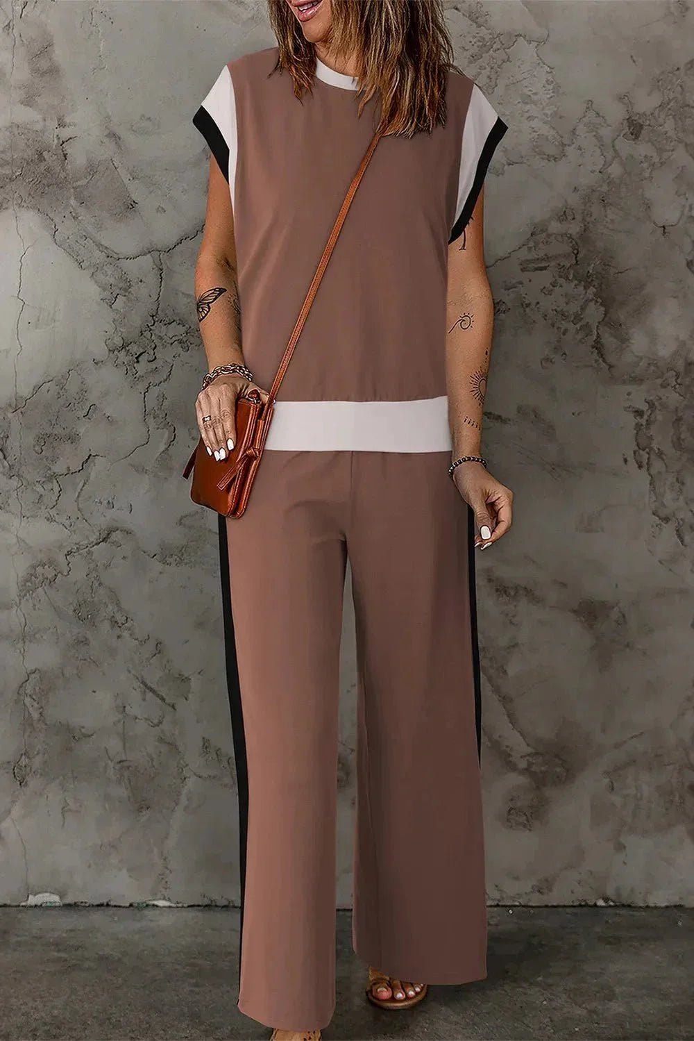 Contrast Round Neck Top and Pants Set - VILLA FASHION