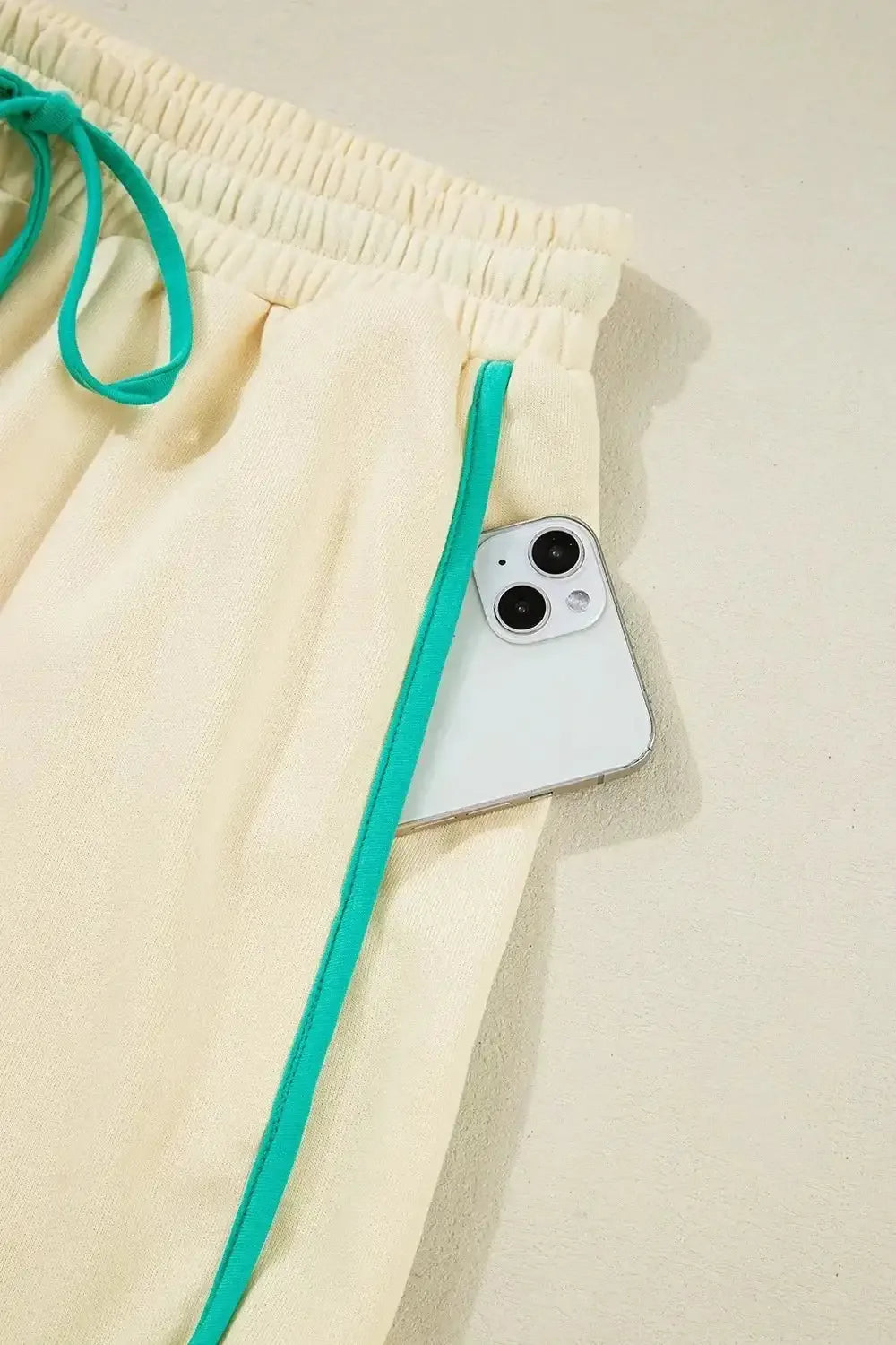 Contrast Round Neck Top and Shorts Set - VILLA FASHION