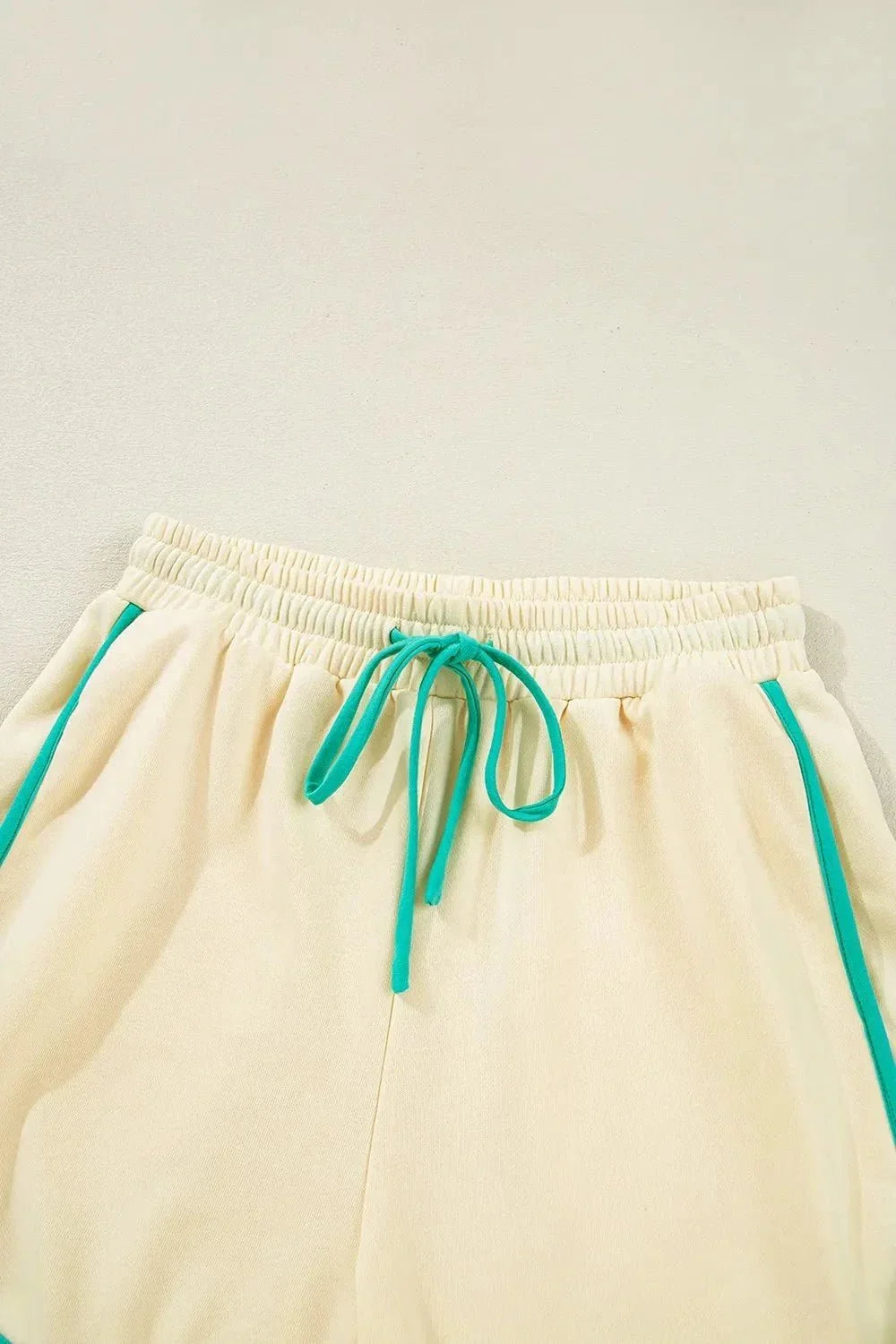 Contrast Round Neck Top and Shorts Set - VILLA FASHION