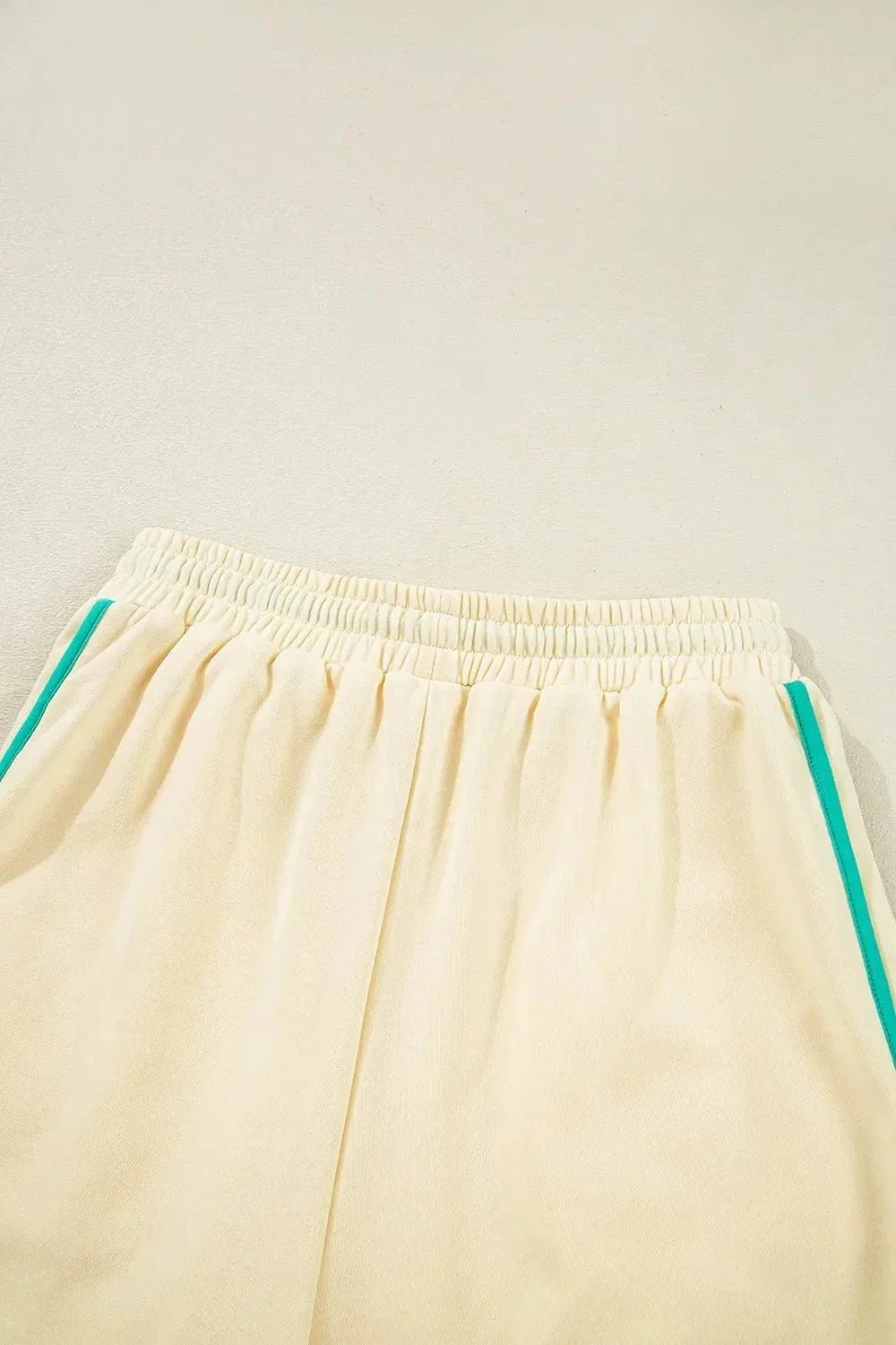 Contrast Round Neck Top and Shorts Set - VILLA FASHION