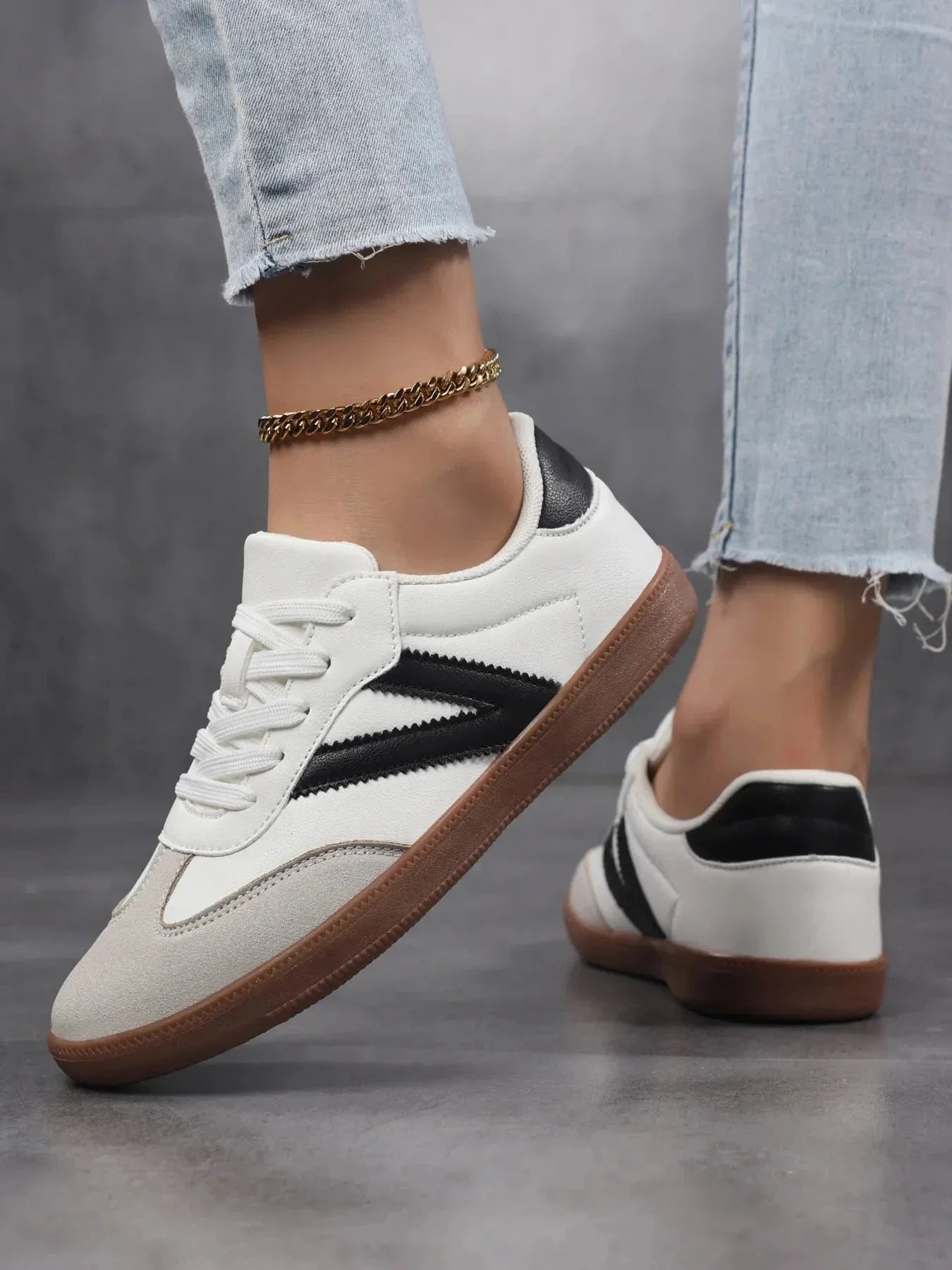 Contrast Round Toe Sneakers - VILLA FASHION