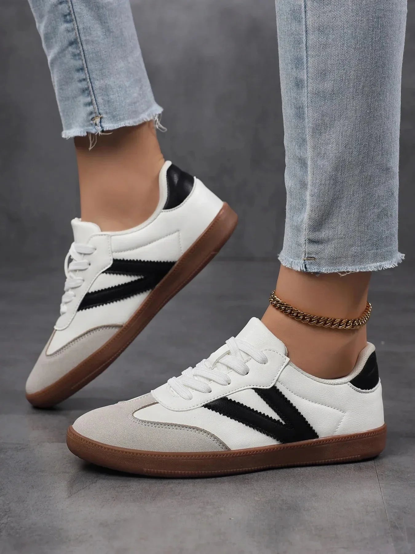 Contrast Round Toe Sneakers - VILLA FASHION