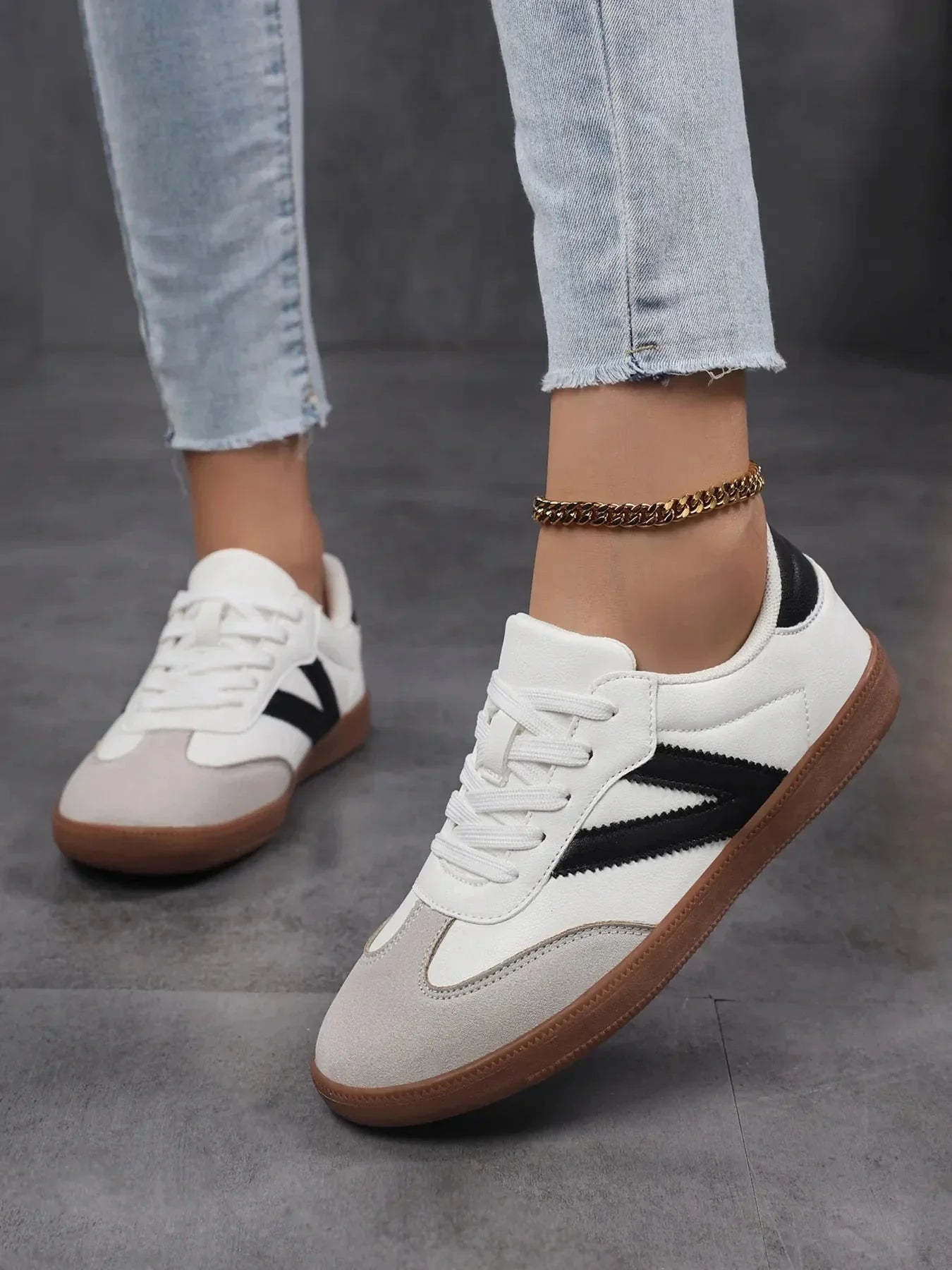 Contrast Round Toe Sneakers - VILLA FASHION