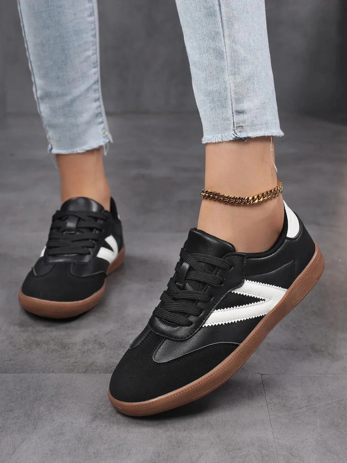 Contrast Round Toe Sneakers - VILLA FASHION