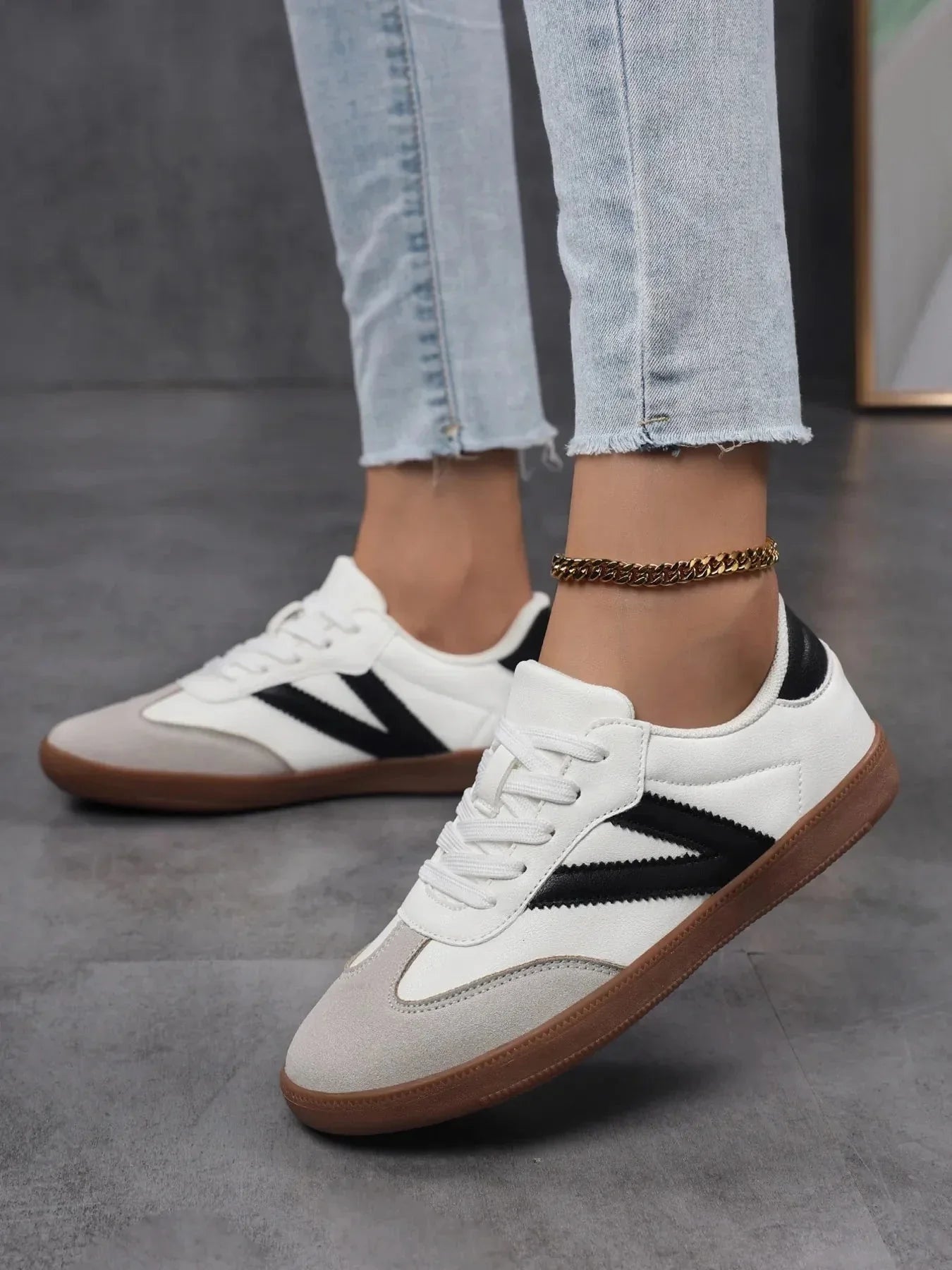 Contrast Round Toe Sneakers - VILLA FASHION