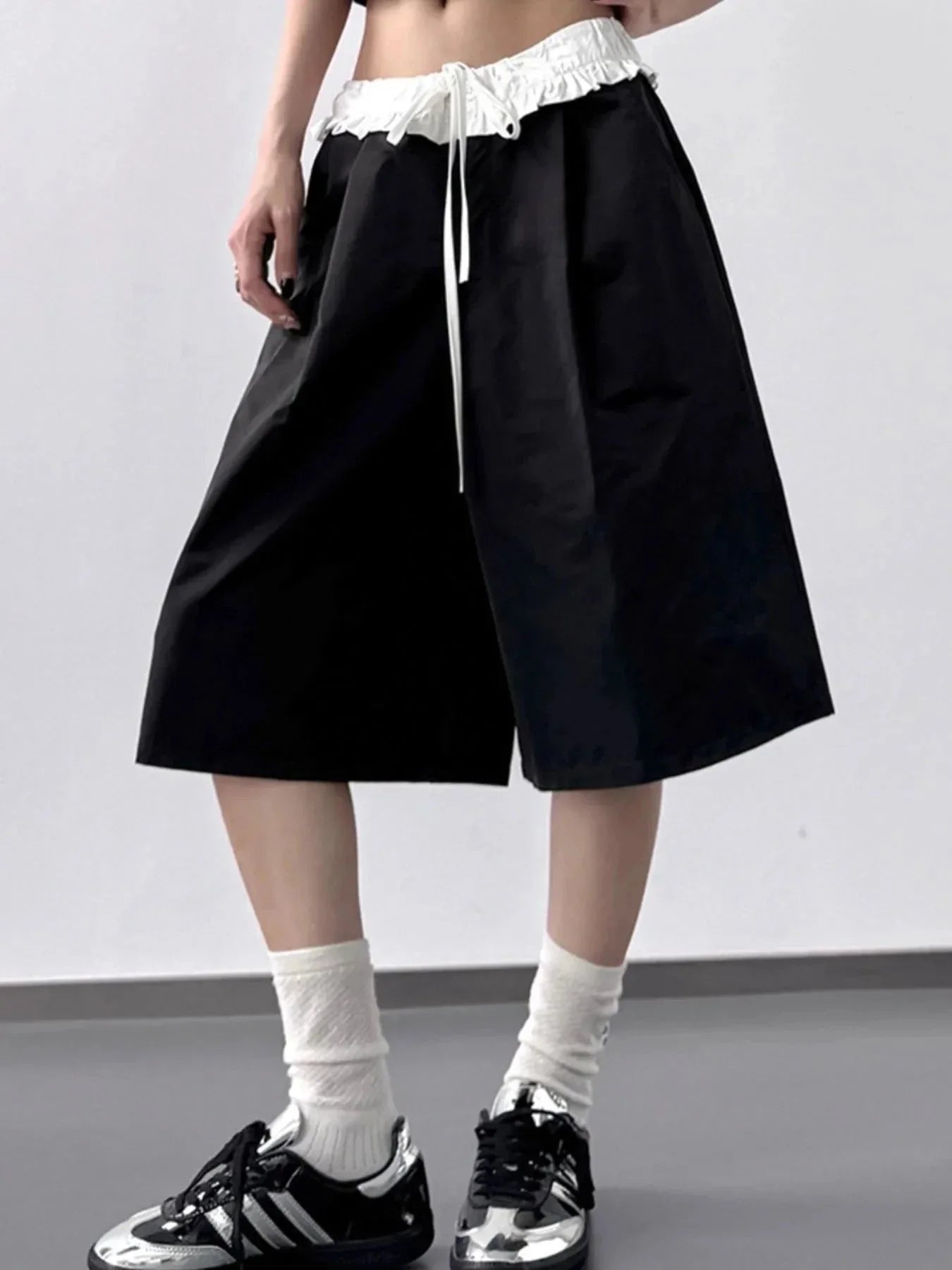 Contrast Waistband Wide - Leg Shorts - VILLA FASHION