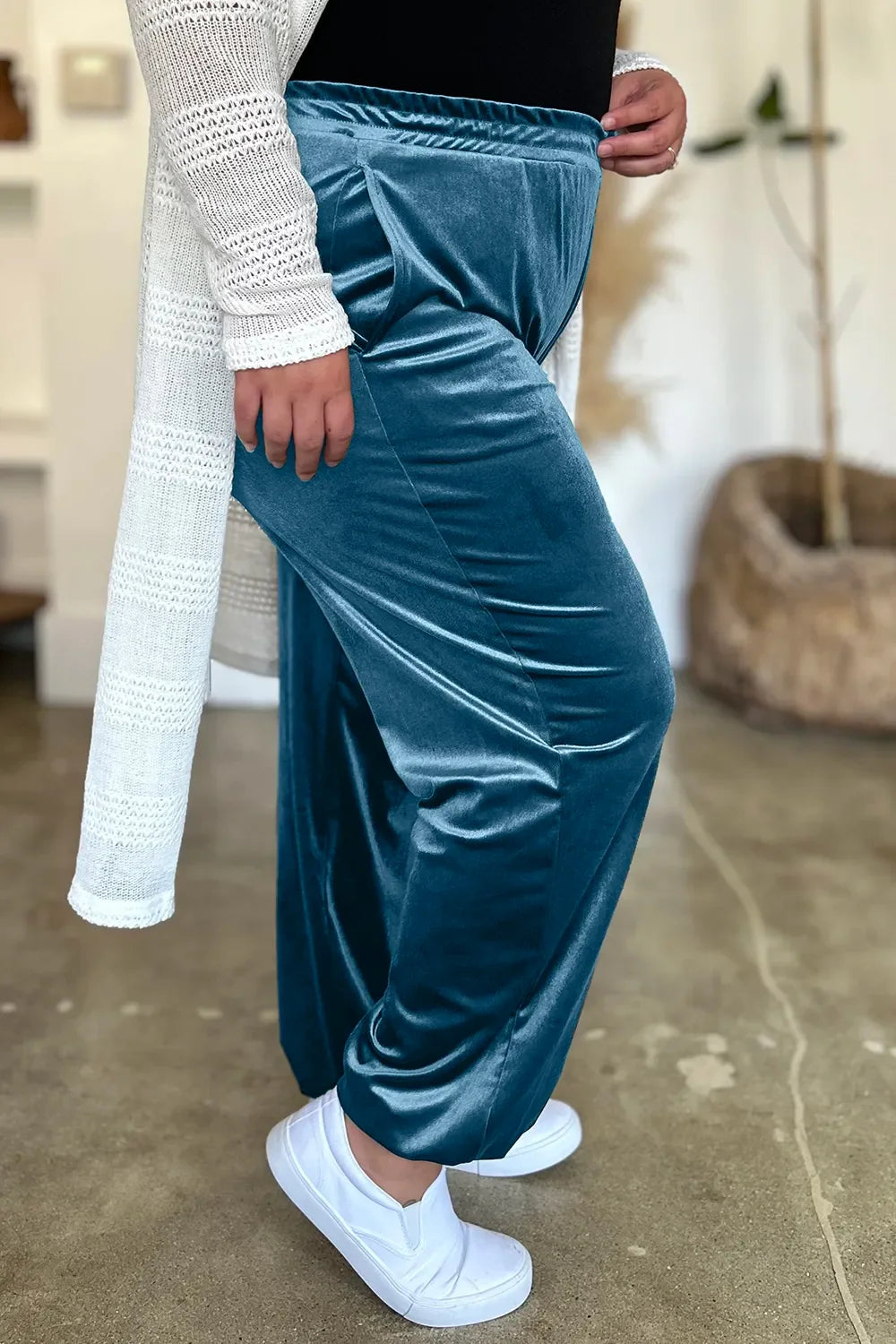 d785ef0e-fa34-46f4-bf2e-f77bca04e3b1-Max