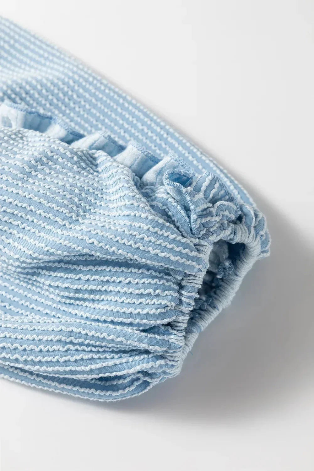 ec663fc4-cb51-4cb2-a5b2-6a548b7fc726-Max