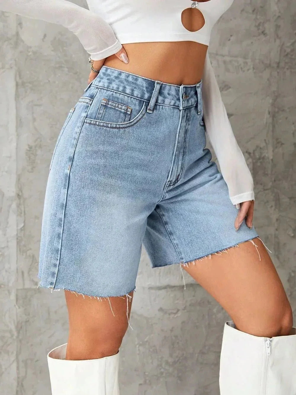 Frayed Hem Denim Shorts - VILLA FASHION
