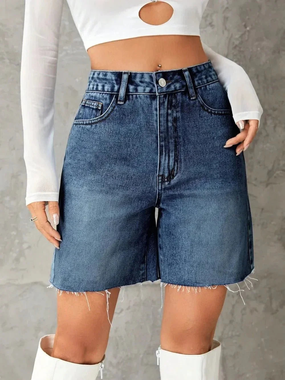 Frayed Hem Denim Shorts - VILLA FASHION