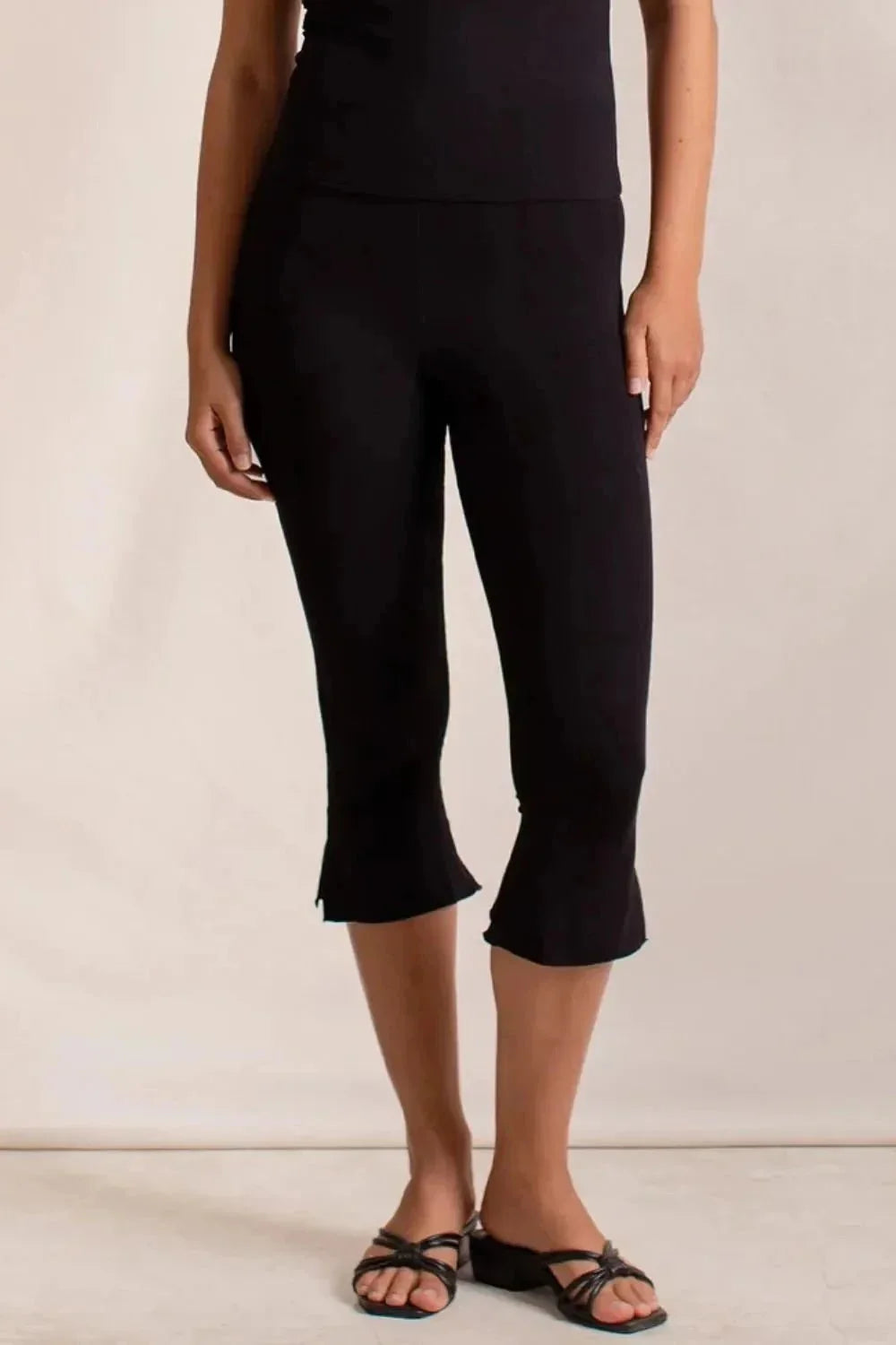 Side Slit Capris Leggings - VILLA FASHION