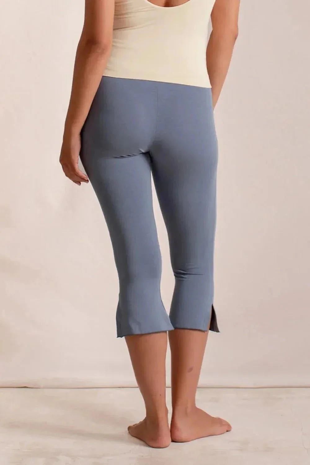 Side Slit Capris Leggings - VILLA FASHION