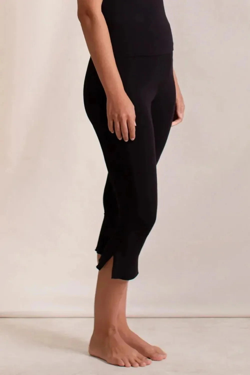 Side Slit Capris Leggings - VILLA FASHION