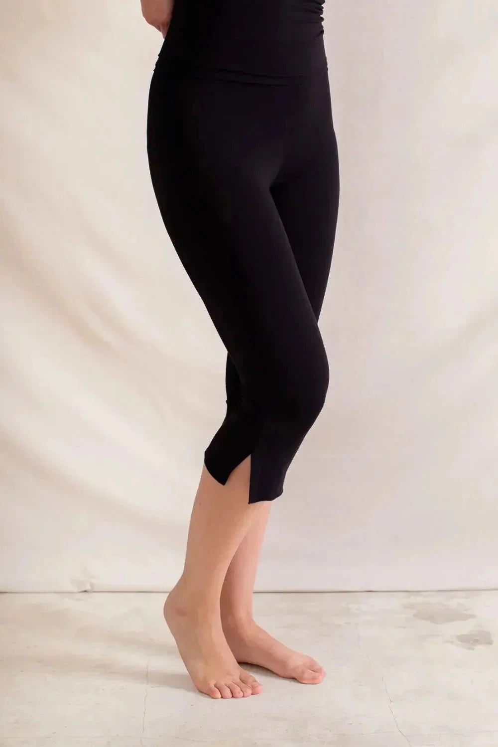 Side Slit Capris Leggings - VILLA FASHION