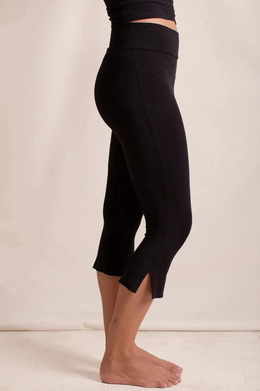 Side Slit Capris Leggings - VILLA FASHION